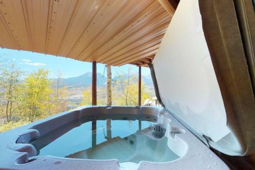 Hamilton Creek Cabin
