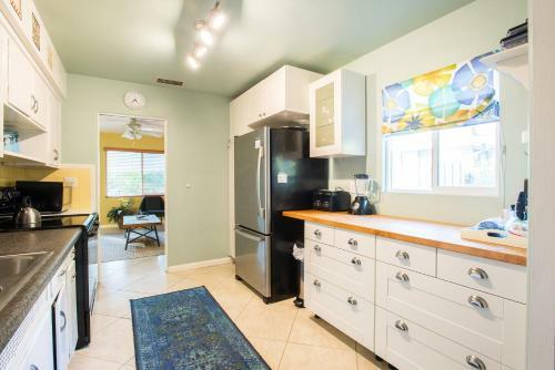3 Bedroom - Dolphin House Split Floor Plan Pets Waterfront District