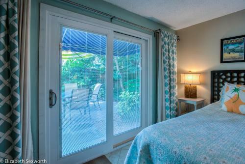 3 Bedroom - Dolphin House Split Floor Plan Pets Waterfront District