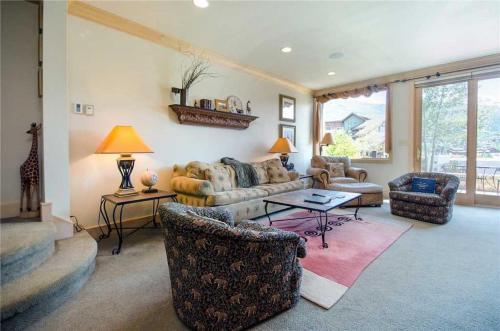 West Condominiums - W3506