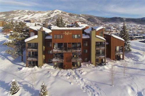West Condominiums - W3301