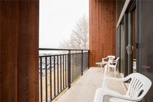 West Condominiums - W3301
