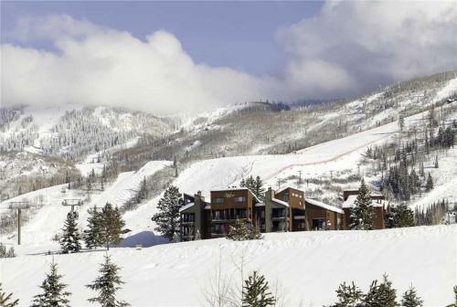 West Condominiums - W3536