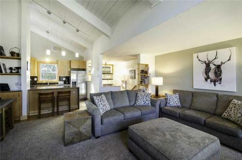 West Condominiums - W3536