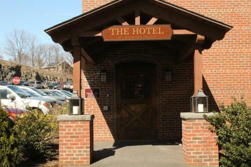 Diamond Mills Hotel & Tavern
