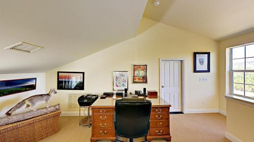 Open-concept Cabin