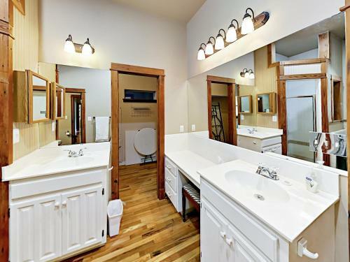 20001 Hamilton Pool Road Home