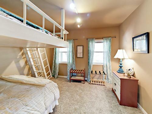 20001 Hamilton Pool Road Home