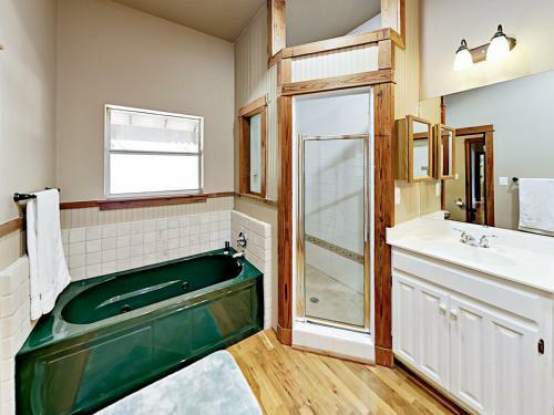 20001 Hamilton Pool Road Home