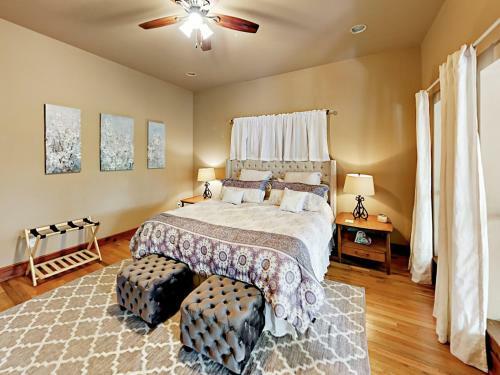 20001 Hamilton Pool Road Home