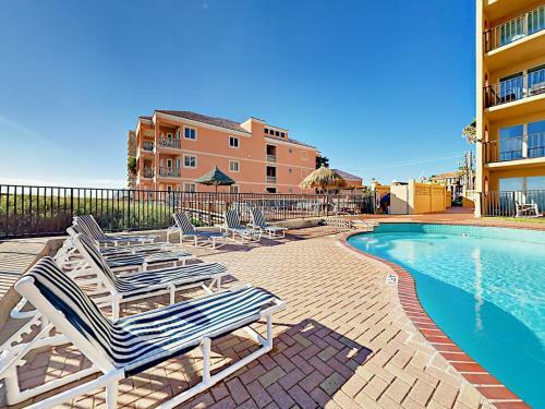 Apartamento 4400 Gulf Blvd Condo Unit 402