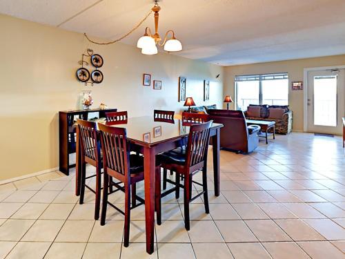 Apartamento 4400 Gulf Blvd Condo Unit 406