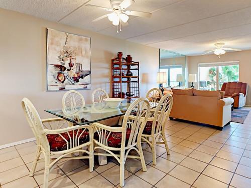Apartamento 4400 Gulf Blvd Condo Unit 308