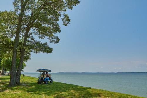 Grey's Point Camp Cottage 5