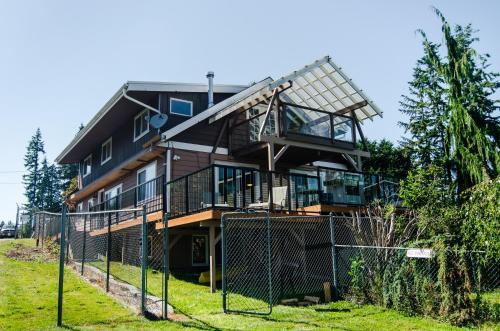 Goodwin Lake Home