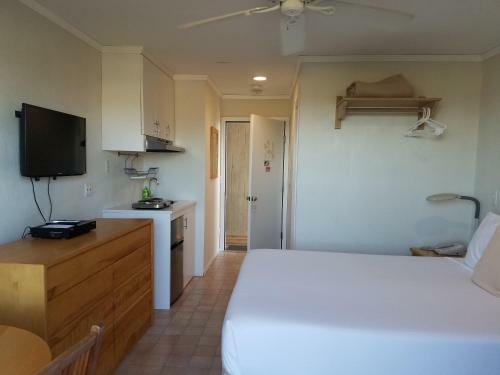 White Sands Motel