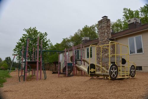 Appalachian Camping Resort Log Home 7