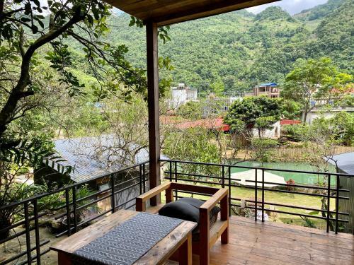 Hotel House By Lake