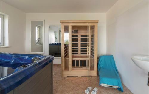 Three-bedroom Holiday Home In Store