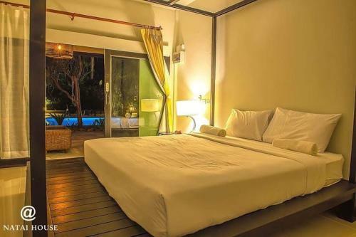 Hostal Natai House