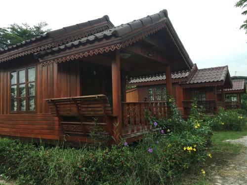 Hotel Baan Bangwua Resort