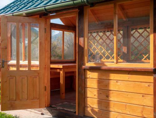Lodge Green House