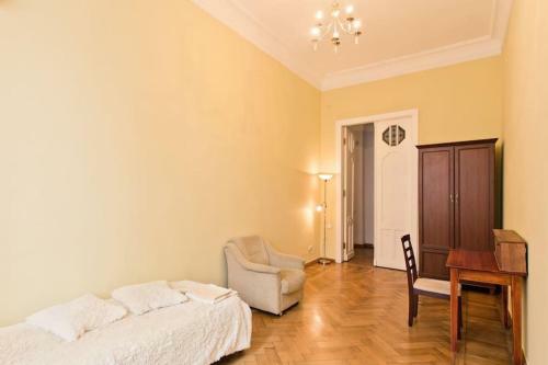 5 Room Apartment