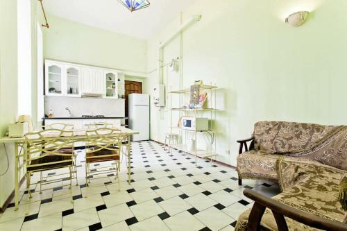 5 Room Apartment