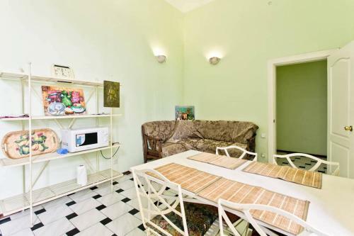 5 Room Apartment
