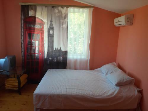 Hostal Crystal Guest House