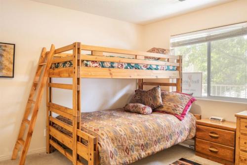 605 Elevator Access, Private Balcony With Beautiful Mountain Views, And More!