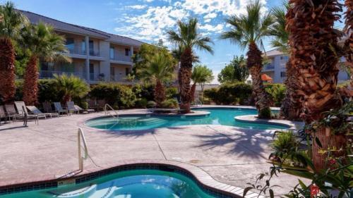 605 Elevator Access, Private Balcony With Beautiful Mountain Views, And More!