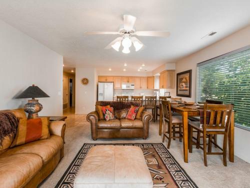 605 Elevator Access, Private Balcony With Beautiful Mountain Views, And More!