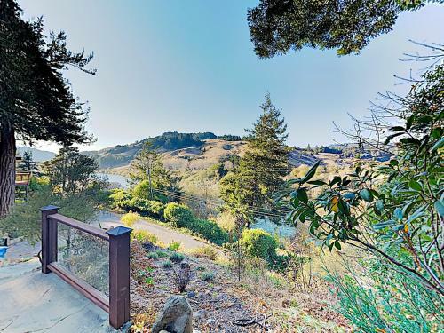 Monte Rio Home With River Views