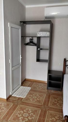 Hostal Tikhanya Gavan Guest House