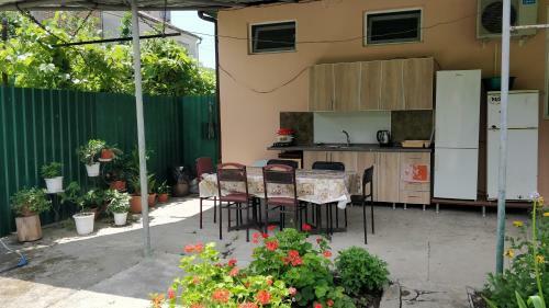 Hostal Tikhanya Gavan Guest House