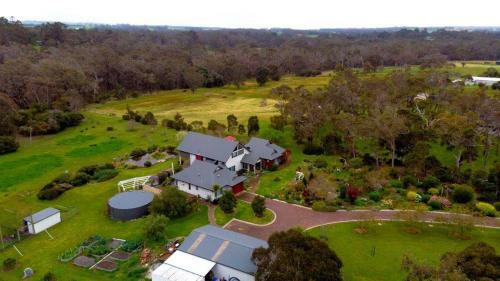 Glenelg On King Bed & Breakfast