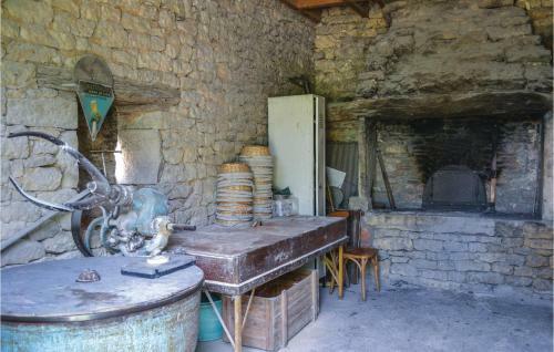 Three-bedroom Holiday Home In Montfaucon