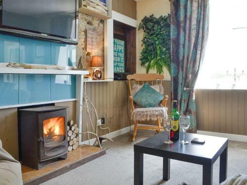 South Cross Slacks Farmhouse