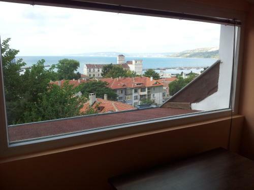 Hostal Guest House Emi