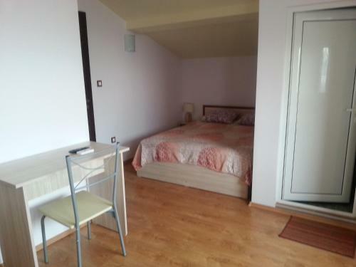 Hostal Guest House Emi