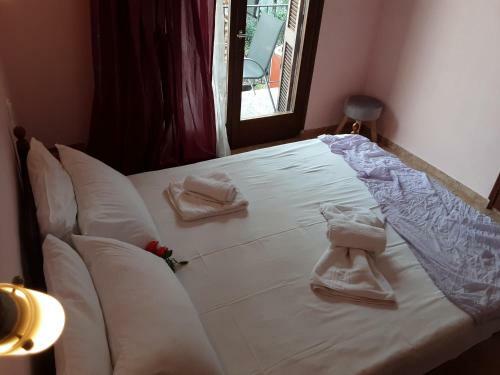 Hostal Poseidon Rooms