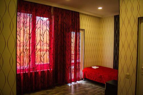 Hostal Aragvi Guest House