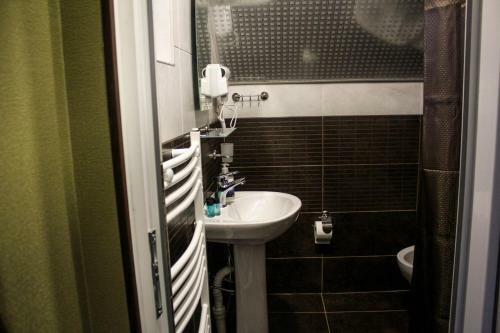 Hostal Aragvi Guest House