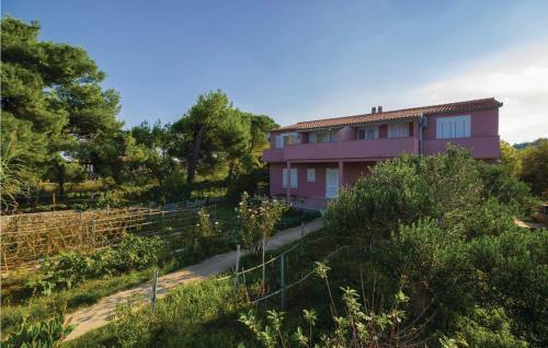 Two-bedroom Apartment In Nevidane