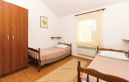 Two-bedroom Apartment In Nevidane