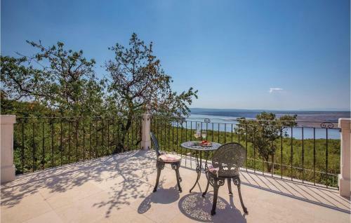Three-bedroom Holiday Home In Grmani