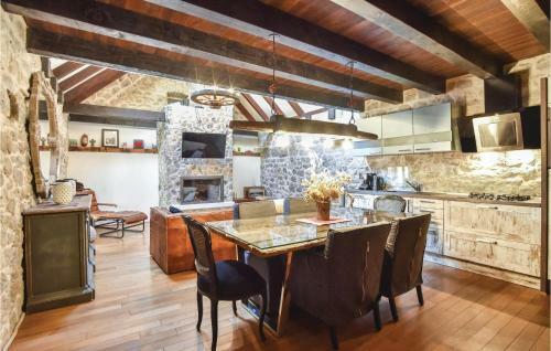Three-bedroom Holiday Home In Ljut
