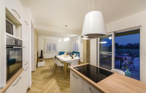 Three-bedroom Holiday Home In Kakma
