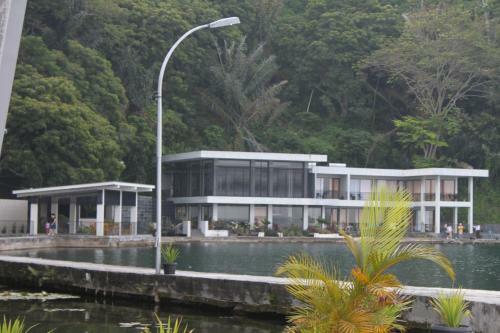 Tiara Bunga Hotel & Villa